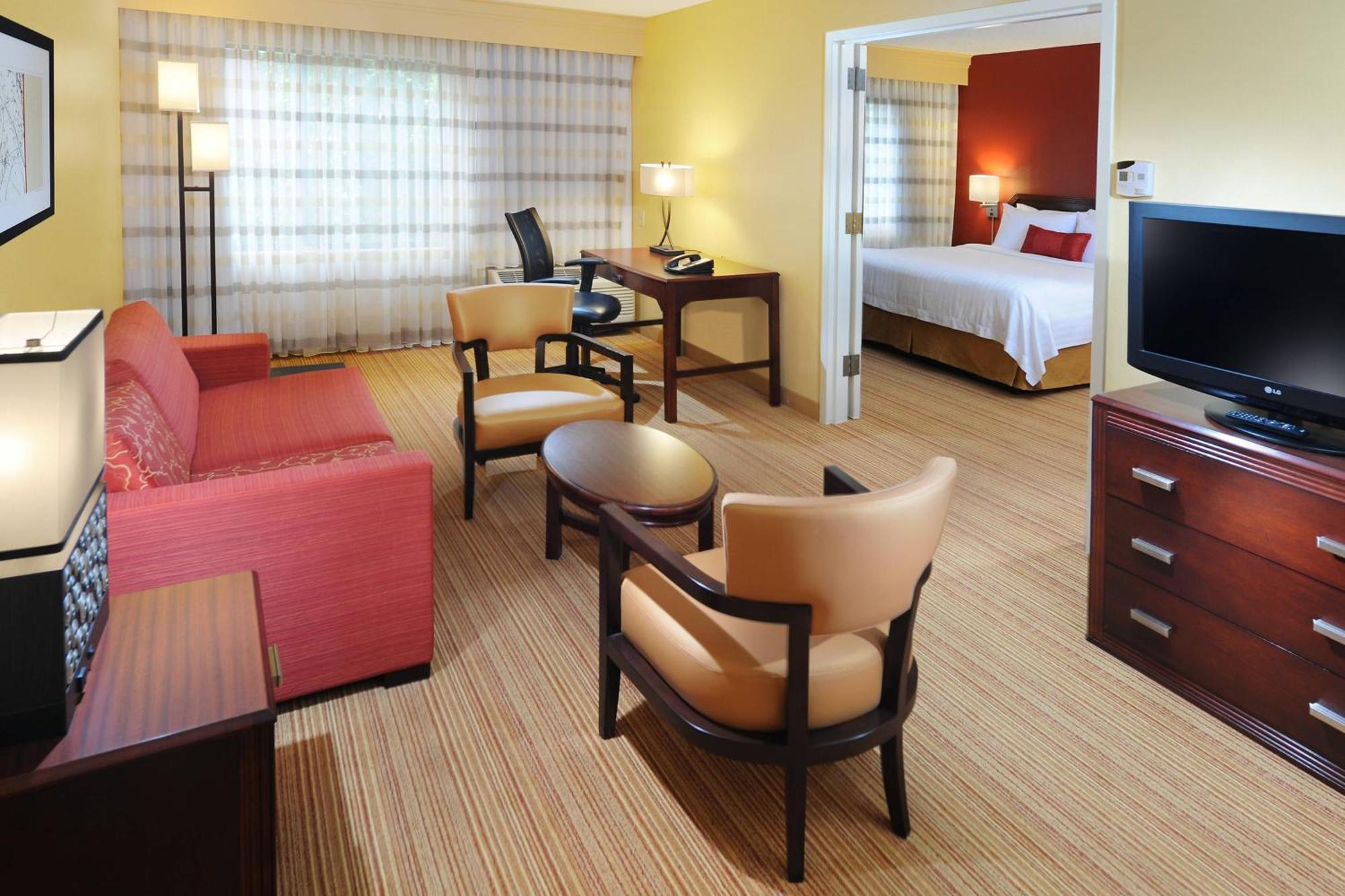 Courtyard By Marriott Houston Hobby Airport Exterior foto