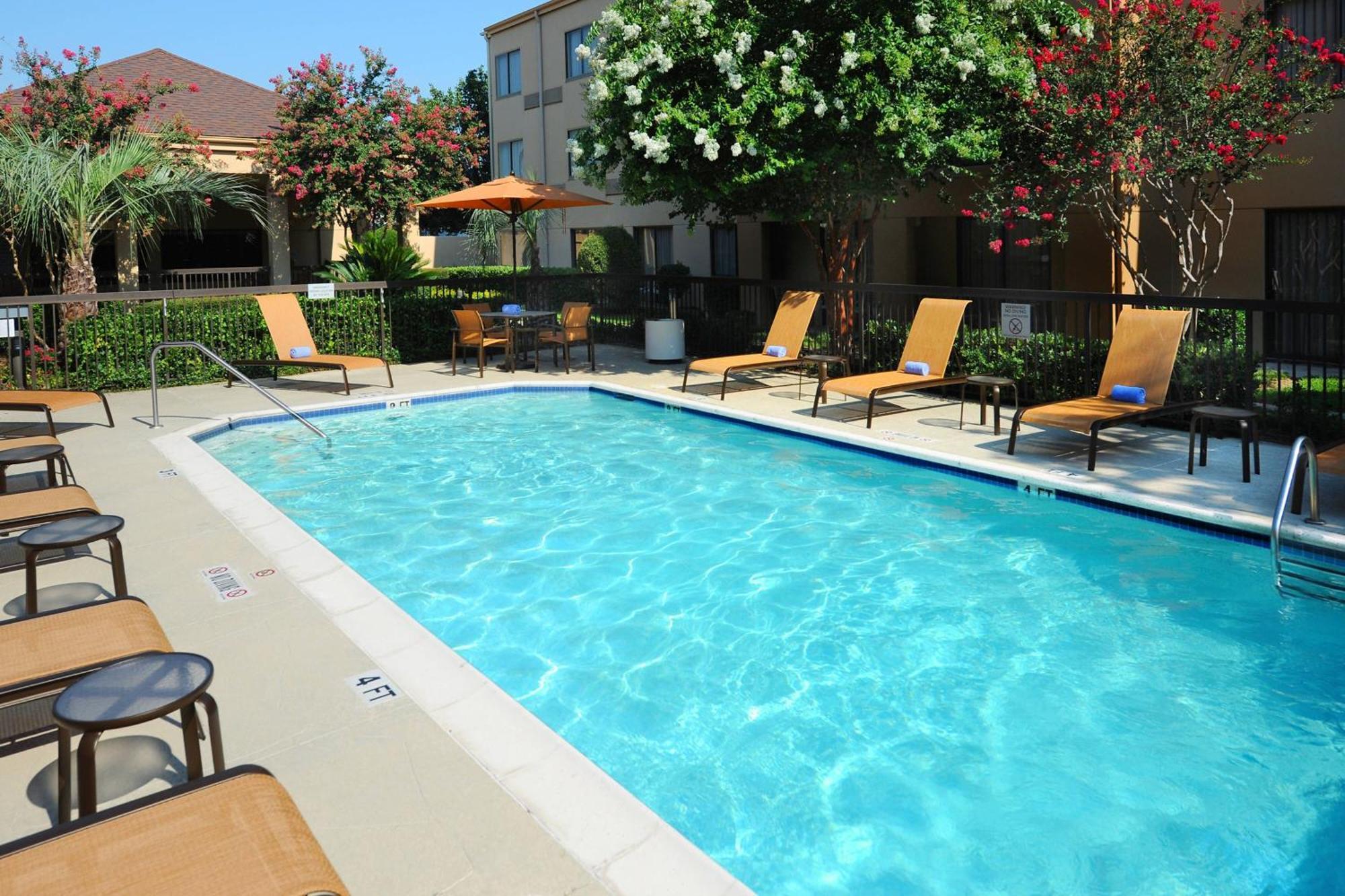 Courtyard By Marriott Houston Hobby Airport Exterior foto