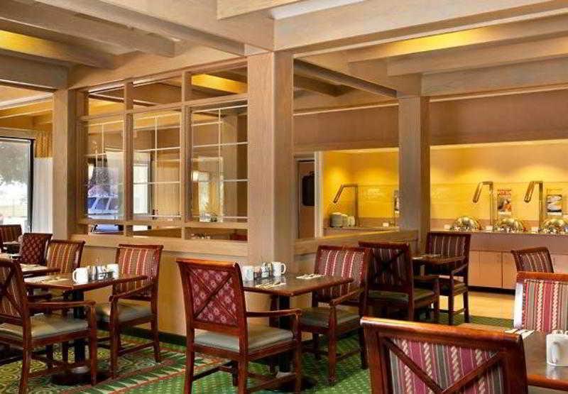 Courtyard By Marriott Houston Hobby Airport Restaurante foto